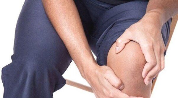 Gonarthrose accompagnée de douleurs dans l'articulation du genou