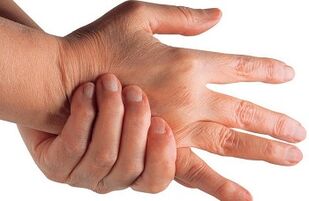 méthodes de traitement de la douleur dans les articulations des doigts